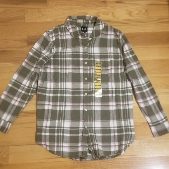 GAP Tops - Gap boyfriend flannel button down shirt